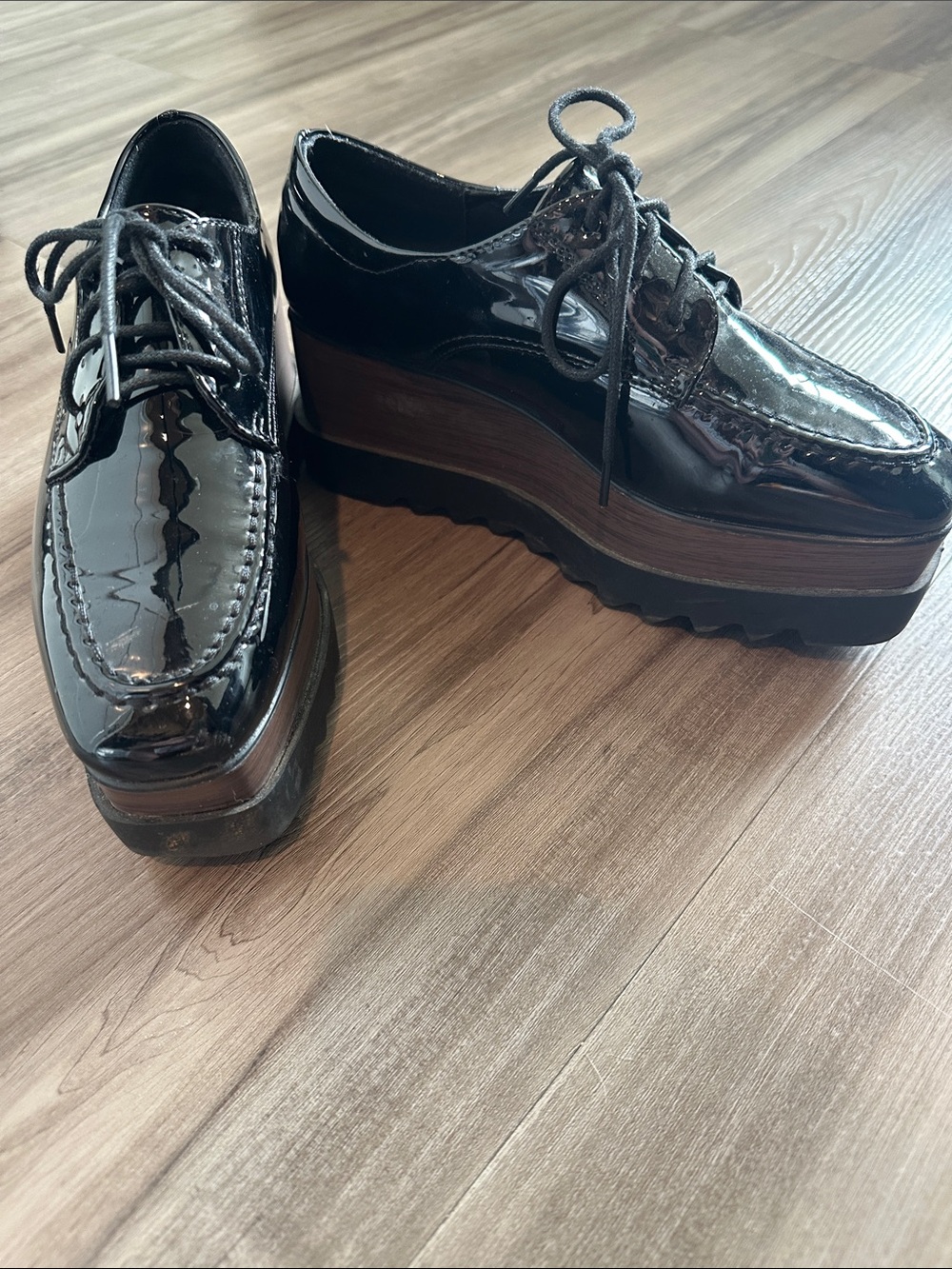 Women's Black Patent Platform Lace-Up Shoes - Classic Elevated Style